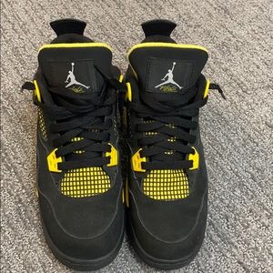 Jordan Thunder 4’s